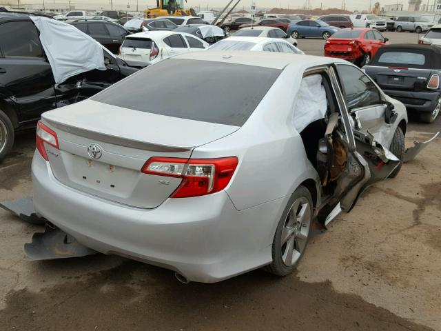 4T1BK1FK7EU547053 - 2014 TOYOTA CAMRY SE SILVER photo 4