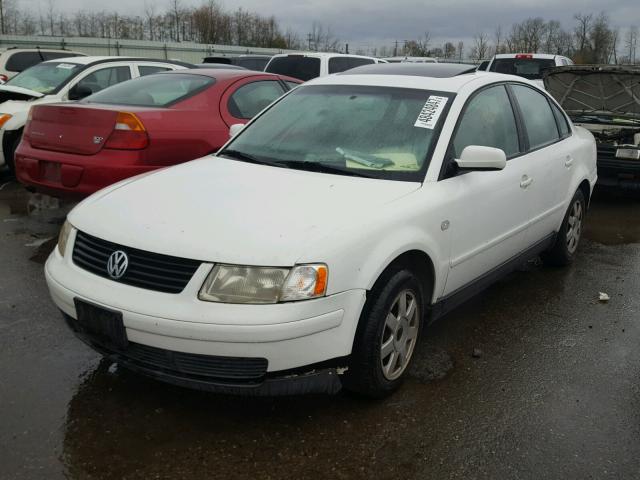 WVWMD63B0XE423258 - 1999 VOLKSWAGEN PASSAT GLS SILVER photo 2