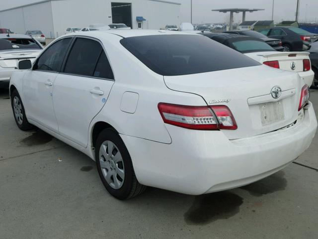 4T1BF3EK8BU595660 - 2011 TOYOTA CAMRY BASE WHITE photo 3