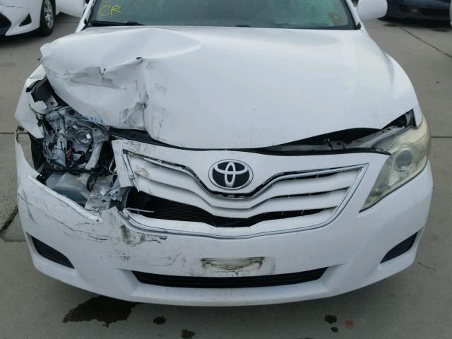 4T1BF3EK8BU595660 - 2011 TOYOTA CAMRY BASE WHITE photo 7