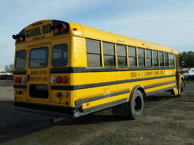 4UZAAXCS33CK88425 - 2003 FREIGHTLINER CHASSIS FS ყვითელი ფოტო 4