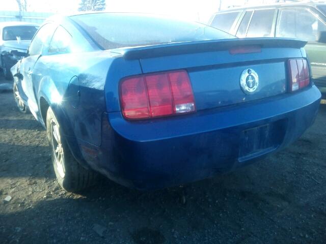 1ZVHT80NX95118378 - 2009 FORD MUSTANG BLUE photo 3