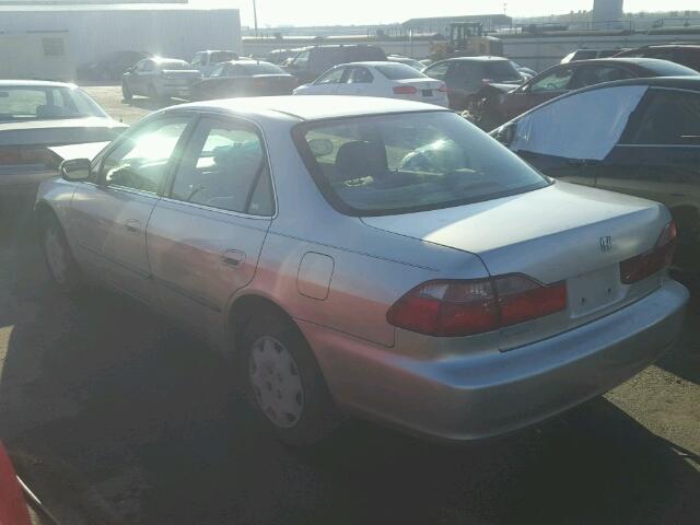 JHMCG564XXC041906 - 1999 HONDA ACCORD LX SILVER photo 3