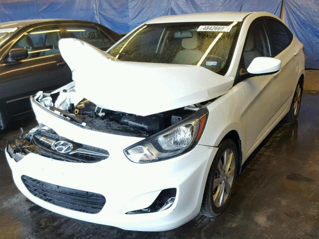 KMHCU4AE2DU381086 - 2013 HYUNDAI ACCENT GLS WHITE photo 2