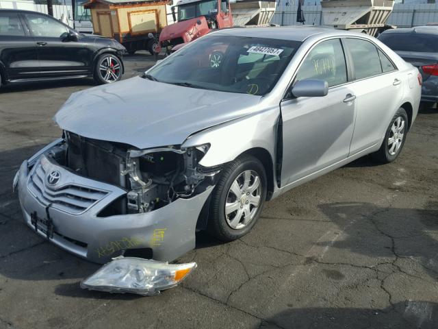 4T1BK3EK3AU597391 - 2010 TOYOTA CAMRY SE SILVER photo 2