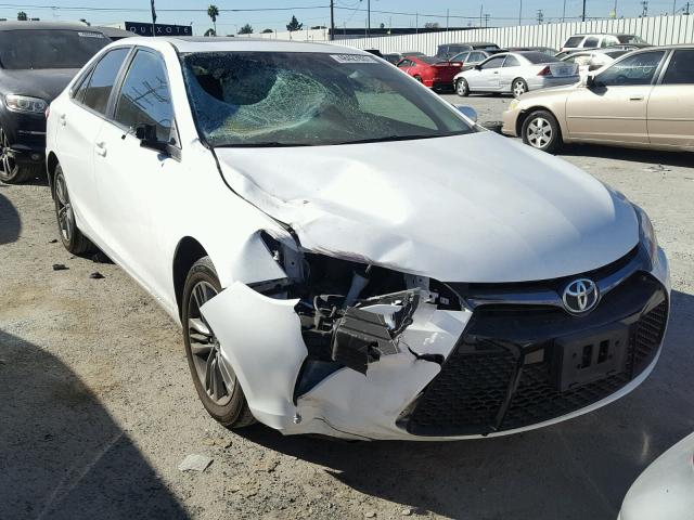 4T1BF1FK3GU526112 - 2016 TOYOTA CAMRY LE WHITE photo 1