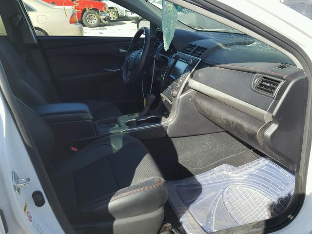 4T1BF1FK3GU526112 - 2016 TOYOTA CAMRY LE 白色 照片 5