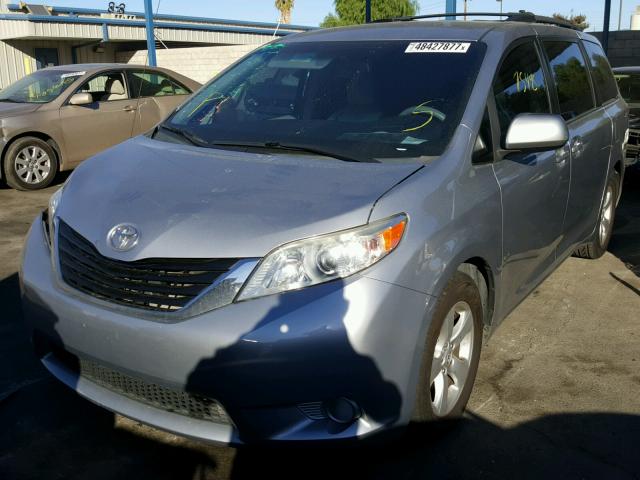 5TDKK3DC8CS196747 - 2012 TOYOTA SIENNA LE SILVER photo 2