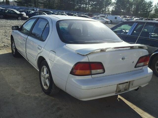 JN1CA21D3WT516192 - 1998 NISSAN MAXIMA GLE WHITE photo 3