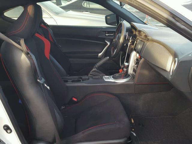 JF1ZNAA13G8701607 - 2016 TOYOTA SCION FR-S თეთრი ფოტო 5