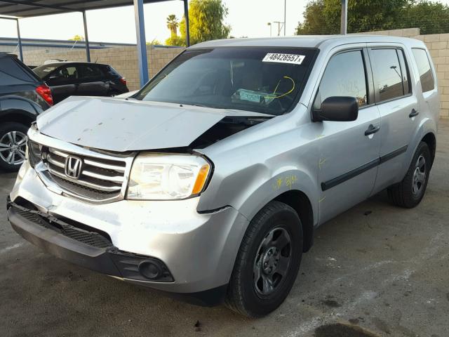 5FNYF3H2XCB026393 - 2012 HONDA PILOT LX SILVER photo 2