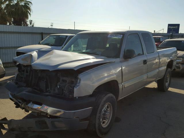 1GCHK29G14E229689 - 2004 CHEVROLET SILVERADO TAN photo 2