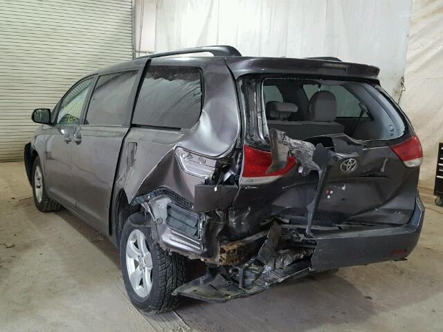 5TDKK3DC6ES411481 - 2014 TOYOTA SIENNA LE GRAY photo 3