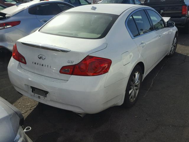 JNKCV61E99M306338 - 2009 INFINITI G37 BASE WHITE photo 4