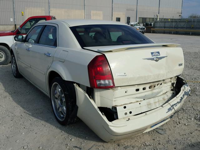 2C3JA53G95H563112 - 2005 CHRYSLER 300 TOURIN WHITE photo 3