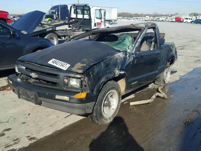 1GCCS1445S8249201 - 1995 CHEVROLET S TRUCK S1 BLACK photo 2