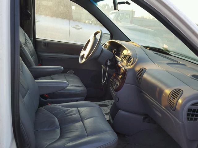 1C4GP44G9YB707333 - 2000 CHRYSLER TOWN & COU WHITE photo 5