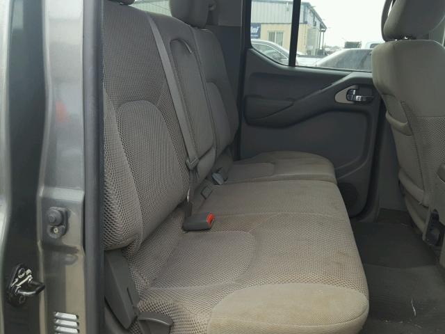 1N6AD07UX7C419335 - 2007 NISSAN FRONTIER C GRAY photo 6