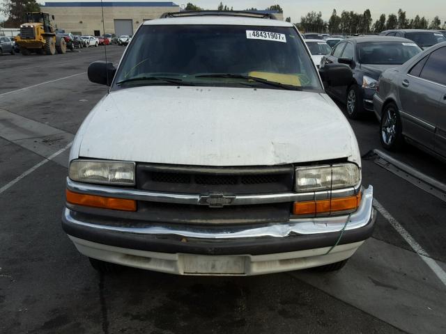 1GNCS18W91K100245 - 2001 CHEVROLET BLAZER WHITE photo 8