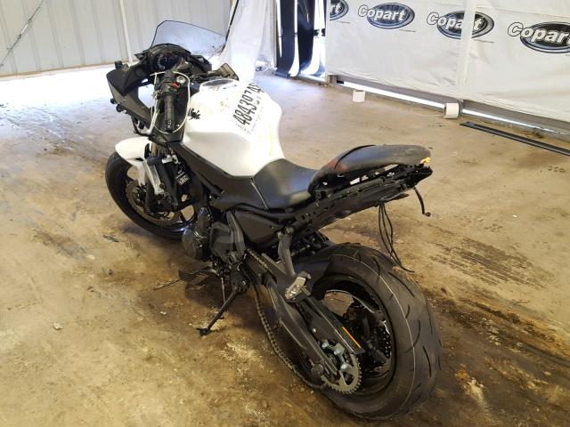 JKAEXEJ18HDA01825 - 2017 KAWASAKI EX650 J თეთრი ფოტო 3