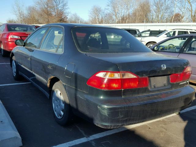 1HGCG564XWA077074 - 1998 HONDA ACCORD LX GREEN photo 3