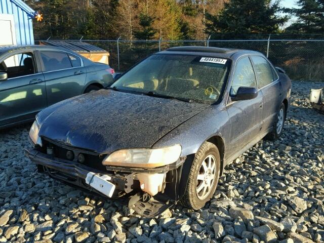 1HGCG557X2A818104 - 2002 HONDA ACCORD SE BLUE photo 2