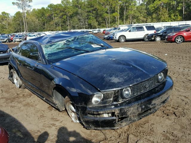 1ZVFT82H675333932 - 2007 FORD MUSTANG GT BLACK photo 1