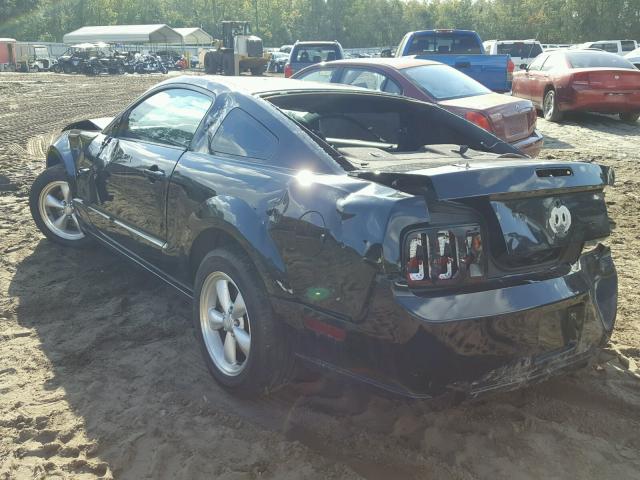 1ZVFT82H675333932 - 2007 FORD MUSTANG GT BLACK photo 3