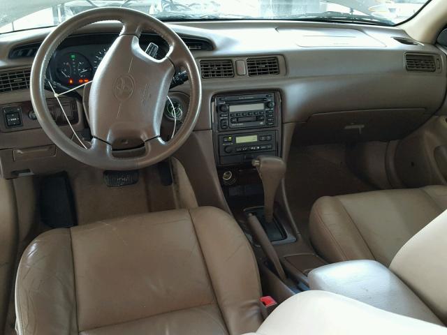 4T1BF28K9YU095294 - 2000 TOYOTA CAMRY LE თაფლისფერი ფოტო 9
