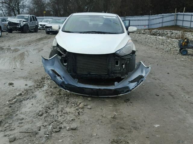 5NPDH4AE7BH048337 - 2011 HYUNDAI ELANTRA GL WHITE photo 9