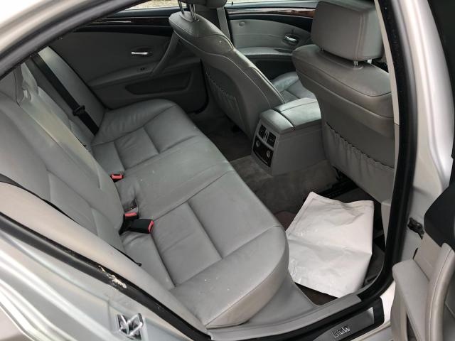 WBANV13569C156251 - 2009 BMW 528 XI SILVER photo 10