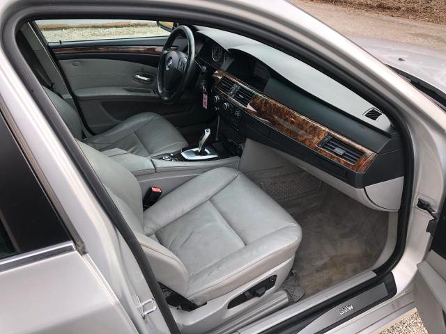 WBANV13569C156251 - 2009 BMW 528 XI SILVER photo 9