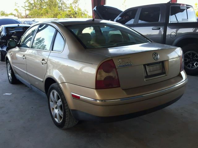 WVWRH63B72P079323 - 2002 VOLKSWAGEN PASSAT GLX GOLD photo 3