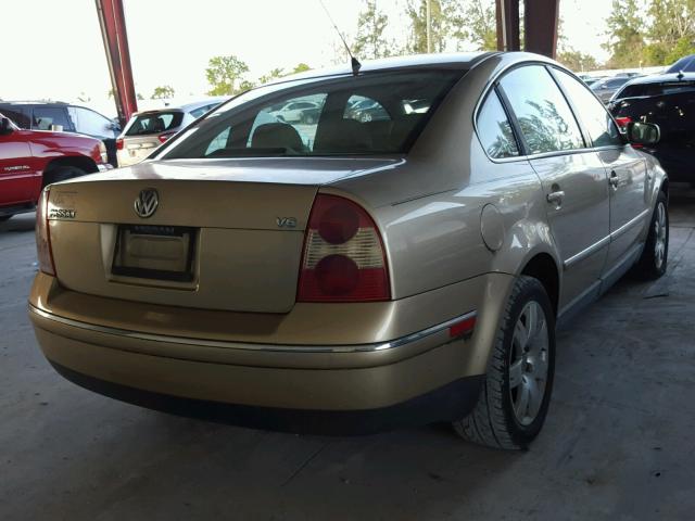 WVWRH63B72P079323 - 2002 VOLKSWAGEN PASSAT GLX GOLD photo 4