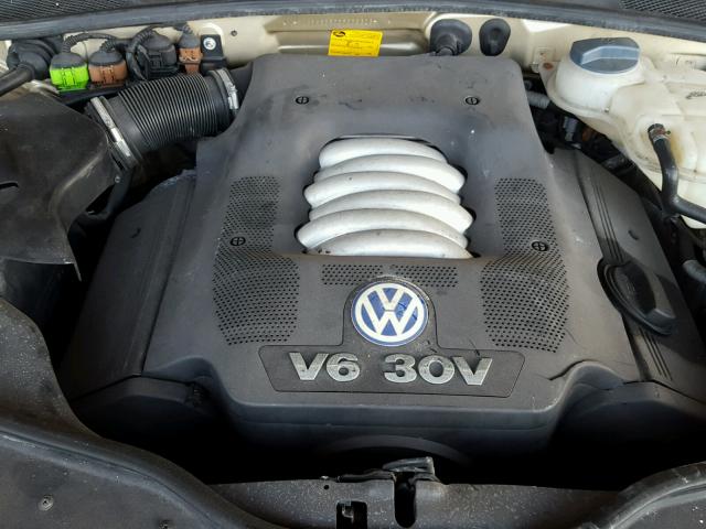 WVWRH63B72P079323 - 2002 VOLKSWAGEN PASSAT GLX GOLD photo 7