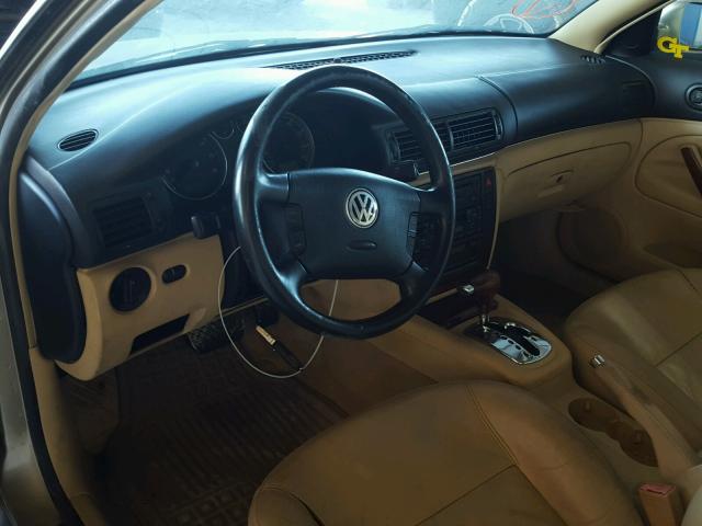 WVWRH63B72P079323 - 2002 VOLKSWAGEN PASSAT GLX GOLD photo 9