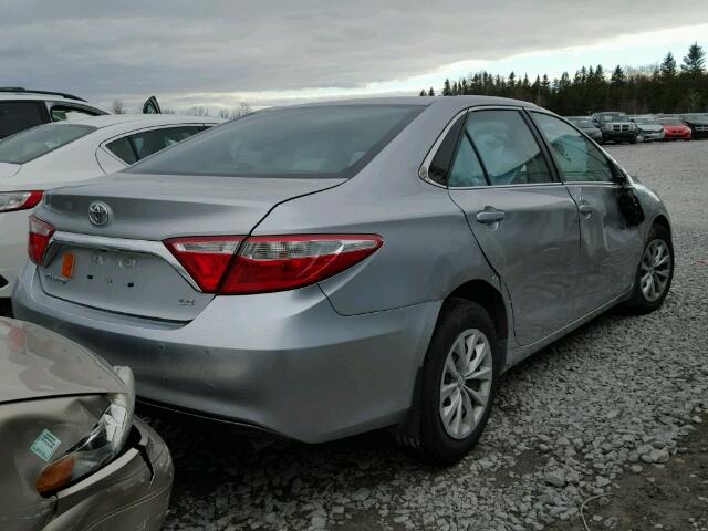 4T1BF1FK3GU567405 - 2016 TOYOTA CAMRY LE Silber Foto 4