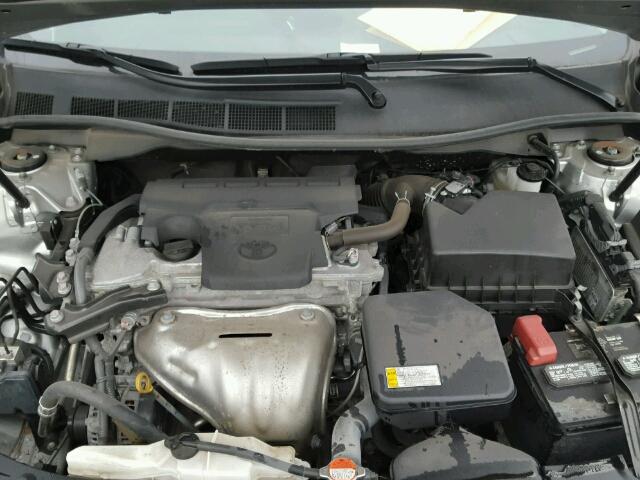 4T1BF1FK3GU567405 - 2016 TOYOTA CAMRY LE Silber Foto 7