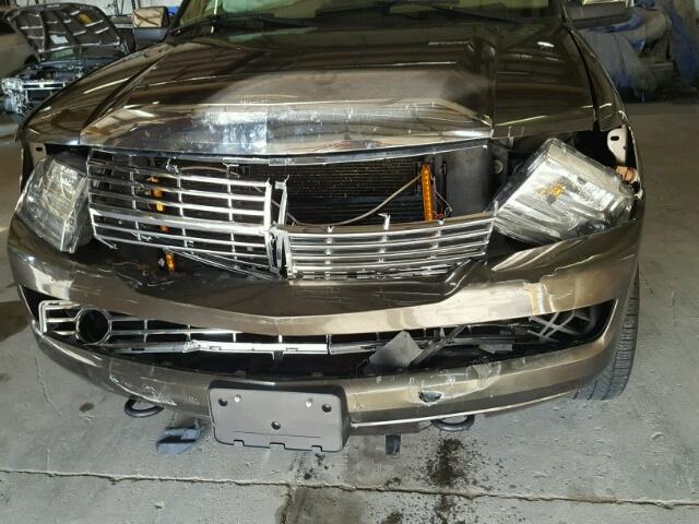 5LMFU28568LJ22388 - 2008 LINCOLN NAVIGATOR Brązowy zdjęcie 9