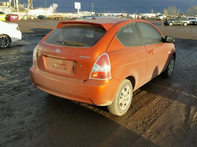 KMHCN35C79U117918 - 2009 HYUNDAI ACCENT SE ORANGE photo 4