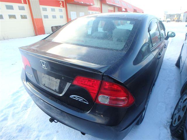 2HGFA15208H021236 - 2008 HONDA CIVIC DX BLACK photo 4