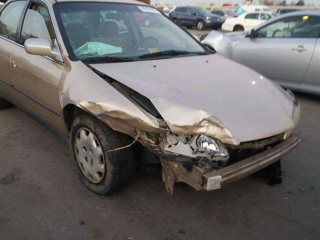 1HGCG6651YA063873 - 2000 HONDA ACCORD LX GOLD photo 9