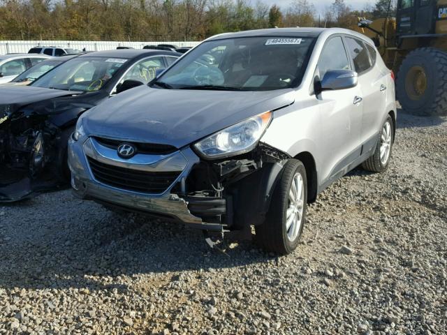 KM8JUCAC7BU139682 - 2011 HYUNDAI TUCSON GLS SILVER photo 2