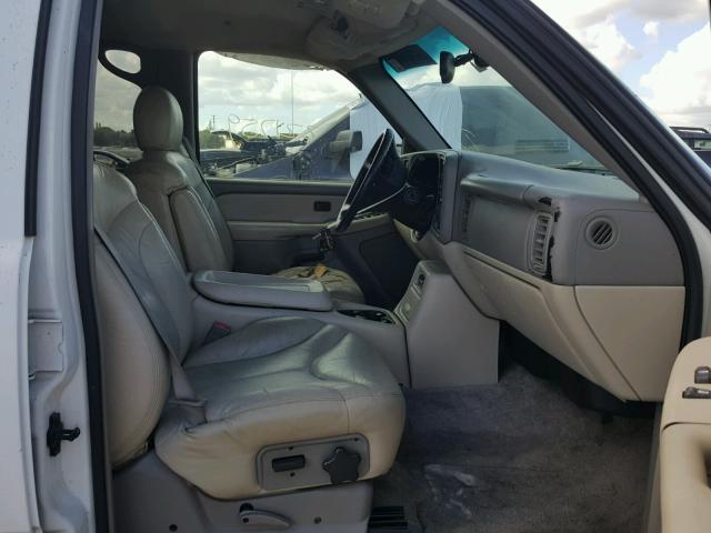 1GKEC16ZX2J221003 - 2002 GMC YUKON XL C WHITE photo 5