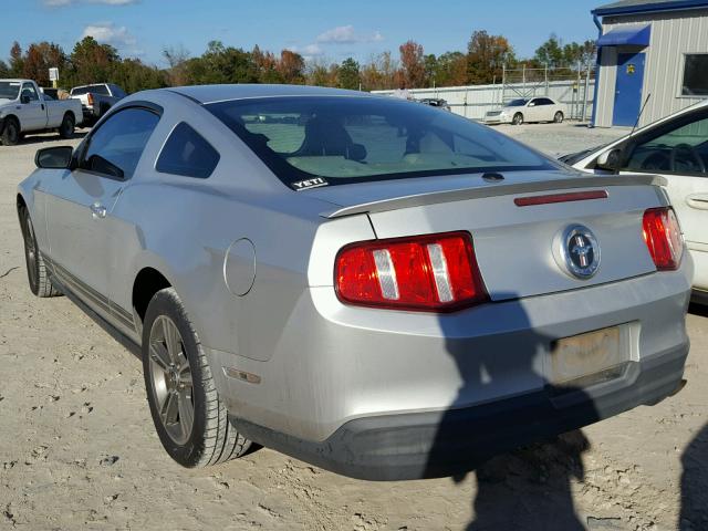 1ZVBP8AN6A5173553 - 2010 FORD MUSTANG SILVER photo 3