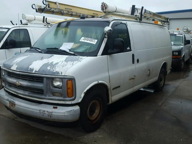 1GCFG25W2Y1122170 - 2000 CHEVROLET EXPRESS G2 WHITE photo 2