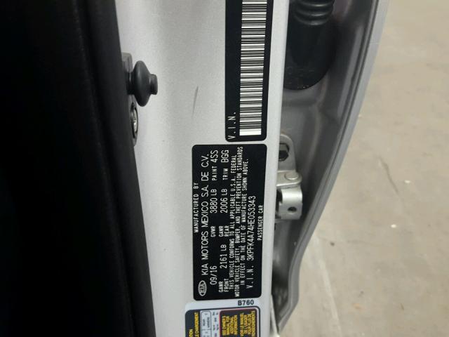 3KPFK4A74HE053343 - 2017 KIA FORTE LX SILVER photo 10