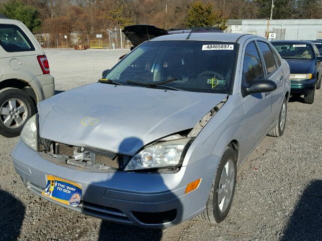 1FAFP34N67W345639 - 2007 FORD FOCUS ZX4 SILVER photo 2