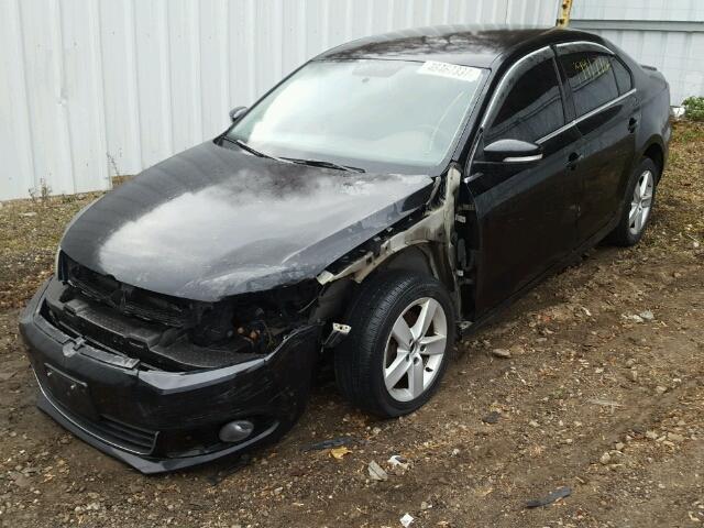 3VWDL7AJ3BM057816 - 2011 VOLKSWAGEN JETTA TDI BLACK photo 2