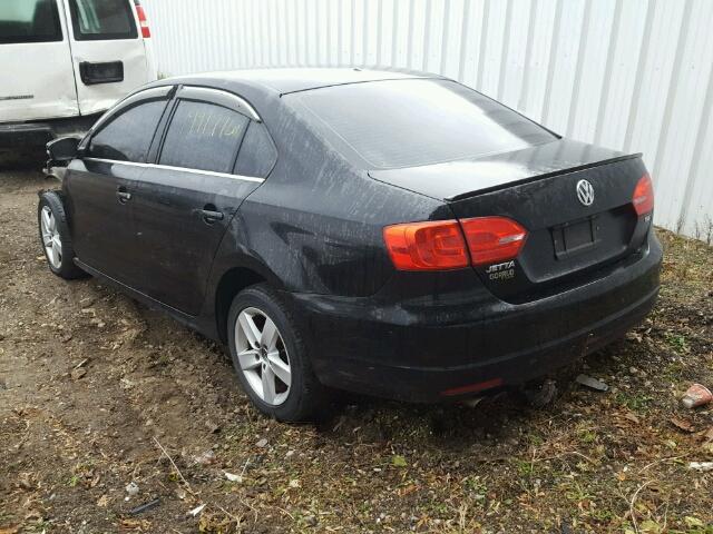 3VWDL7AJ3BM057816 - 2011 VOLKSWAGEN JETTA TDI BLACK photo 3